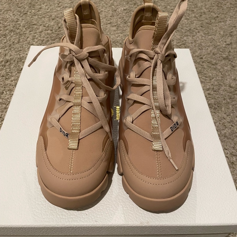 DIOR D-CONNECT SNEAKER
Nude Technical Fabric